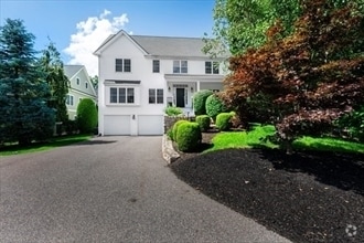 Building Photo - 14 Brattle Ln