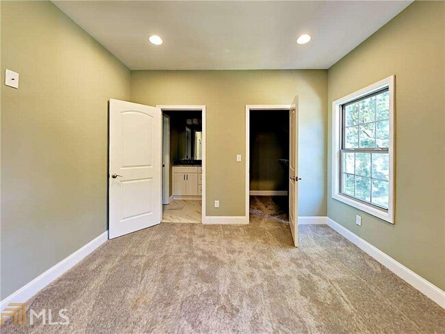 Building Photo - 3483 Conley St