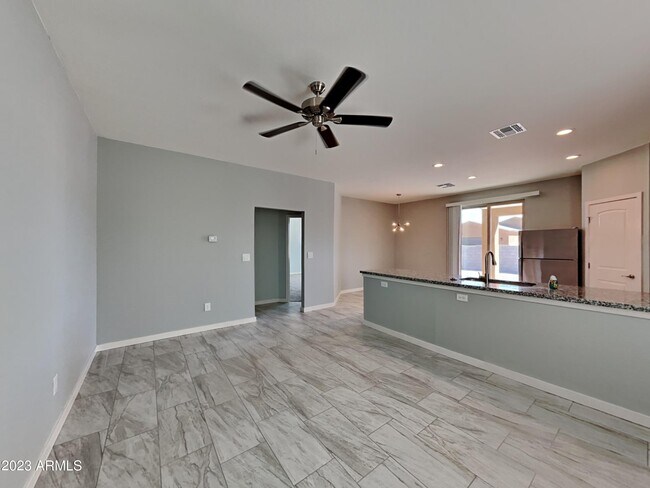 Building Photo - 6041 S 8th Pl