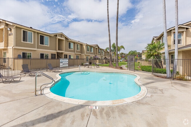 Piscina - Welcome to Pacific Point!