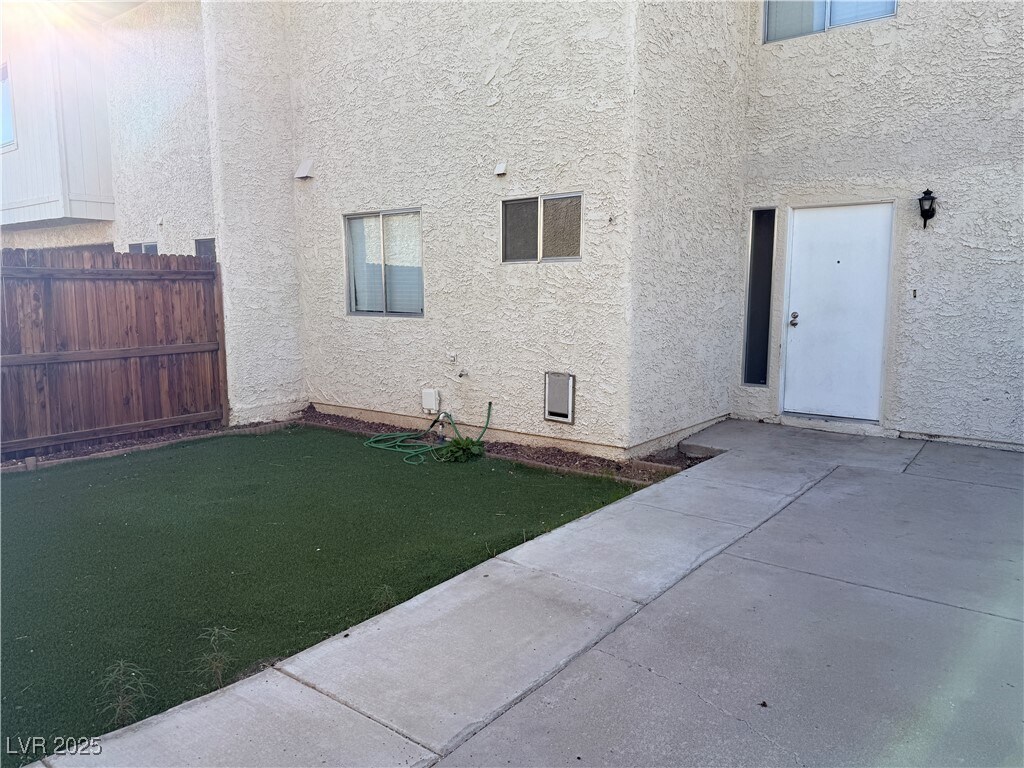 Foto principal - 764 Lawrence Dr