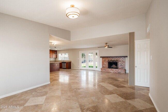 Foto del edificio - 4916 E Pershing Ave