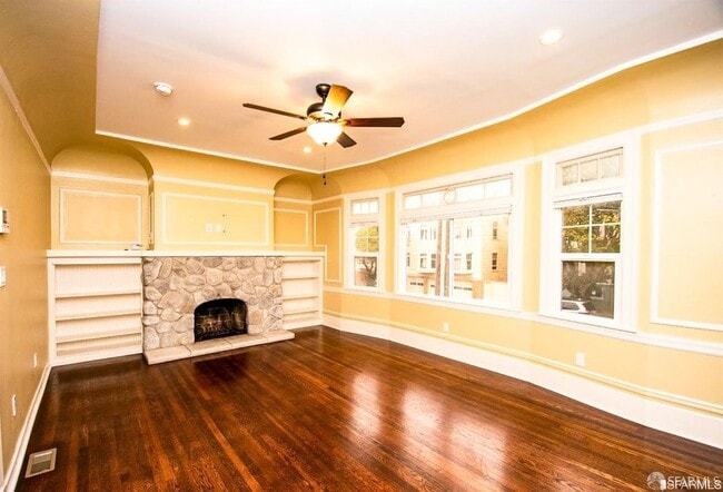 Foto del edificio - 4927 California St