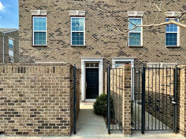 Building Photo - 219 Ice Ave
