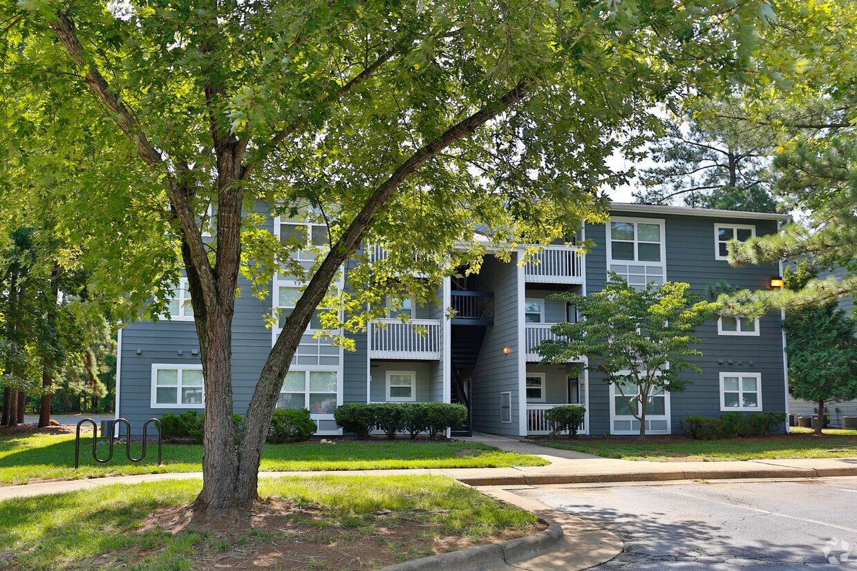 86 North Apartments 200 Westminster Dr Chapel Hill, NC