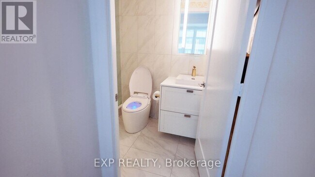 Photo du bâtiment - 470 Front St W