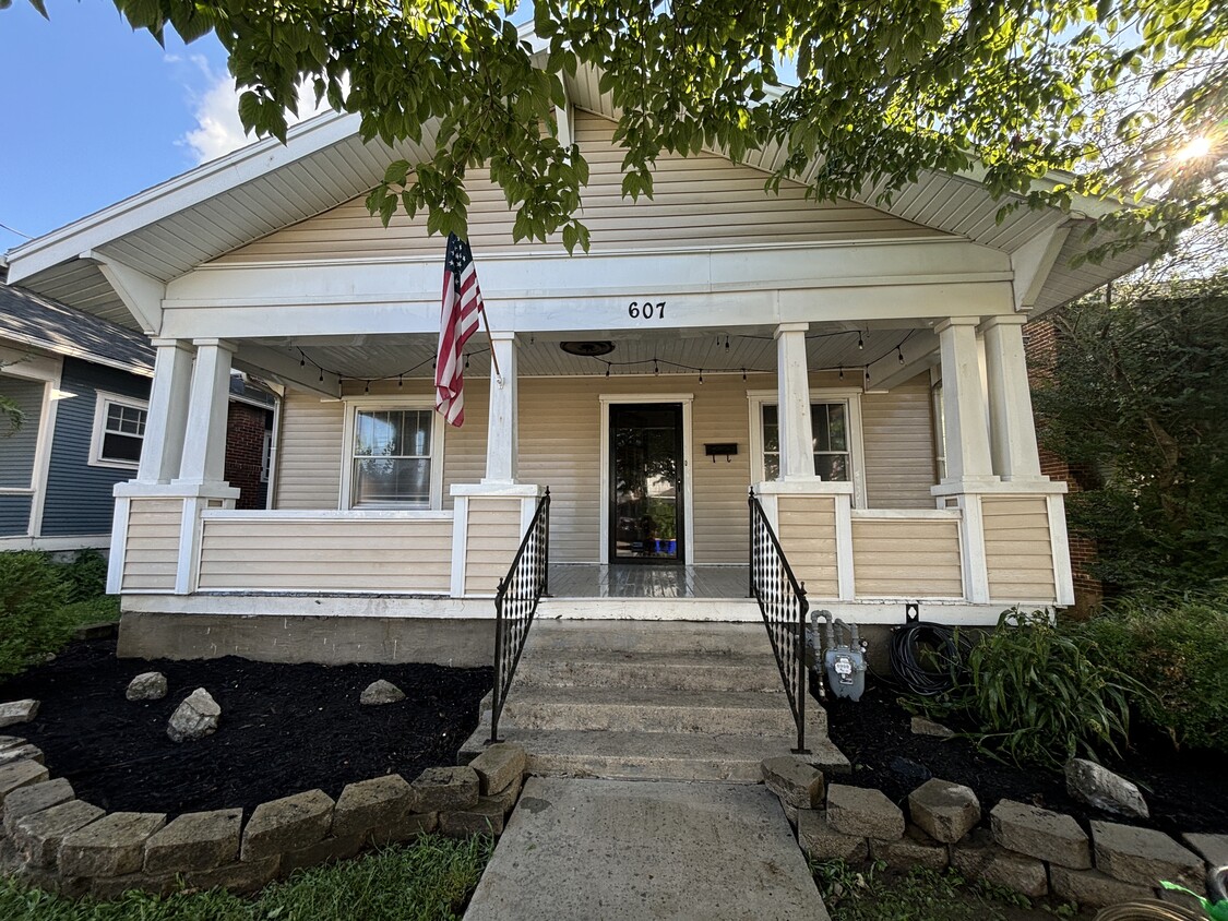 Front - 607 E 11th Ave