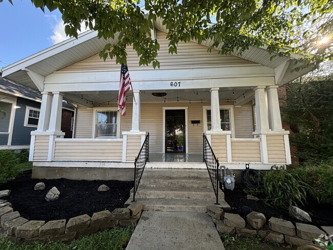 Building Photo - 607 E 11th Ave
