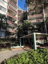 Building Photo - 4222 Inverrary Blvd