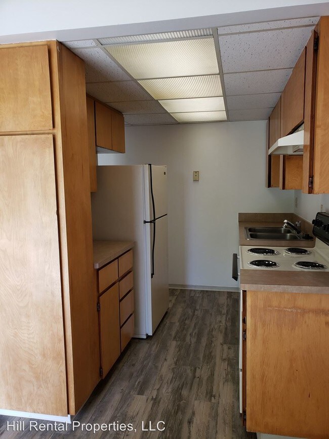 Foto del edificio - 2 br, 1 bath Apartment - 215 W Taylor Ave.