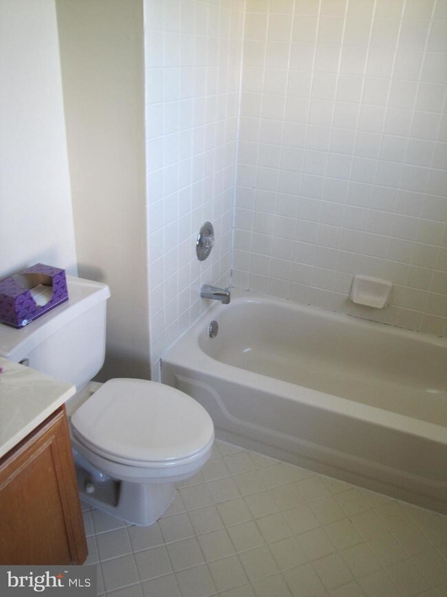 Building Photo - 2801 Harvard Ct