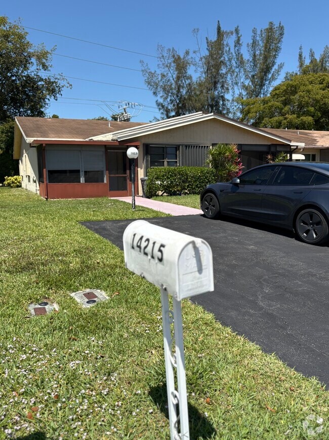 Building Photo - 14215 Campanelli Dr