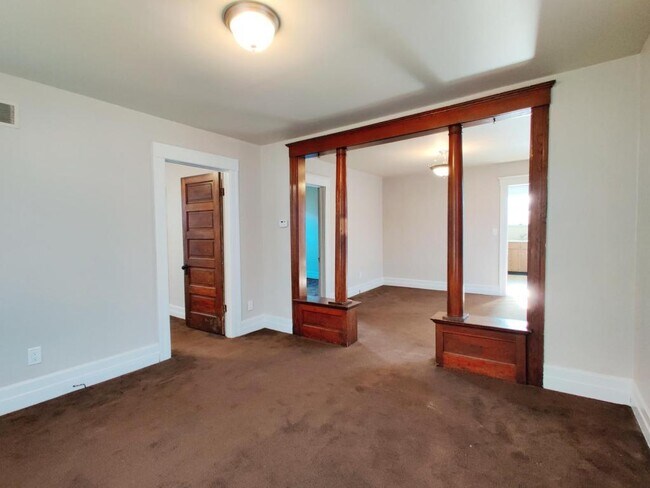 Photo - 209 Fair St House