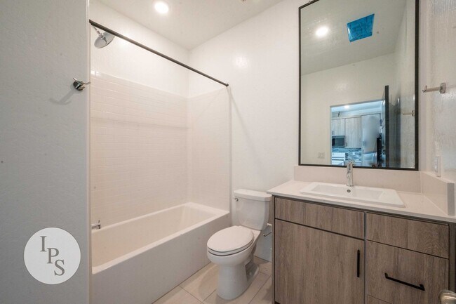 Foto del edificio - Brand New Modern Clovis Town Home, 3BR/2BA...