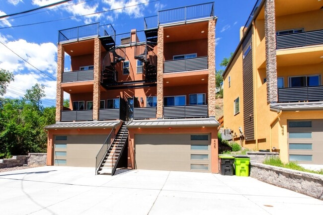 Building Photo - BEAUTIFUL Robbin Place 4 BD/3.5 BA Contemp...