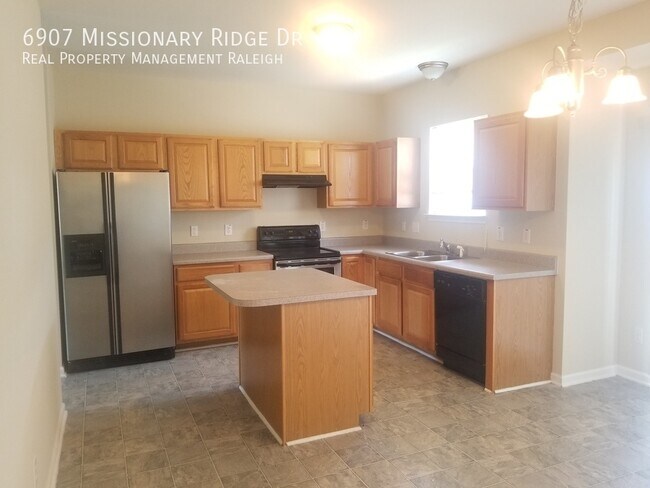 Building Photo - 6907 Missionary Ridge Dr