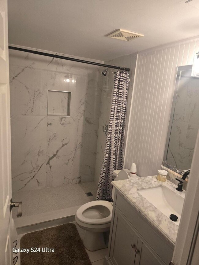 Building Photo - 618 SW 1st St