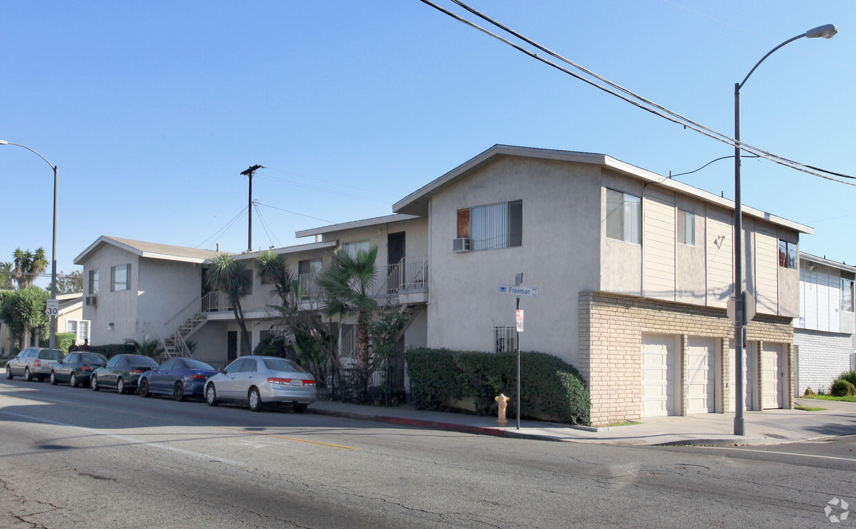 Primary Photo - 3100 E 10th St