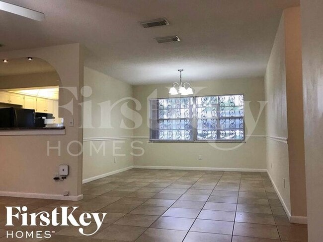 Building Photo - 1337 Mardrake Rd