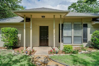 Building Photo - 627 Stonecrest Rd