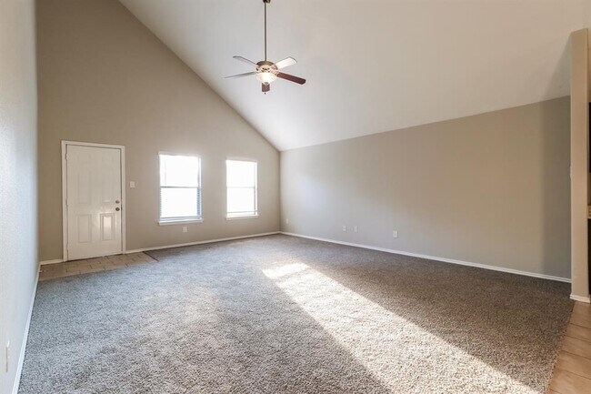 Building Photo - 21699 Horseshoe Dr