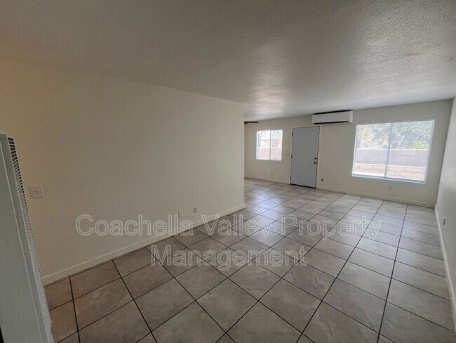 Foto del edificio - 12800 Quinta Way