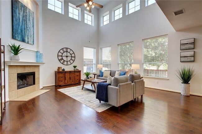 Foto del edificio - 1549 Homewood Cir