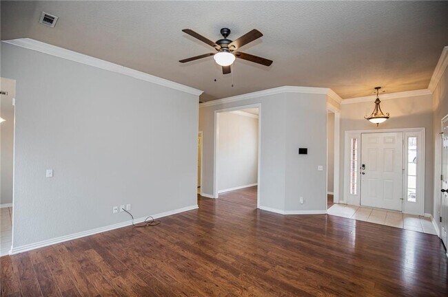 Foto del edificio - 2803 Foxwood Dr
