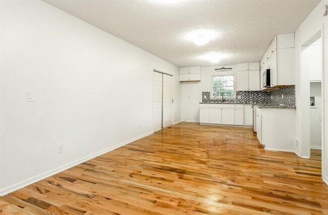 Foto del edificio - 2885 Lakemont Dr SW