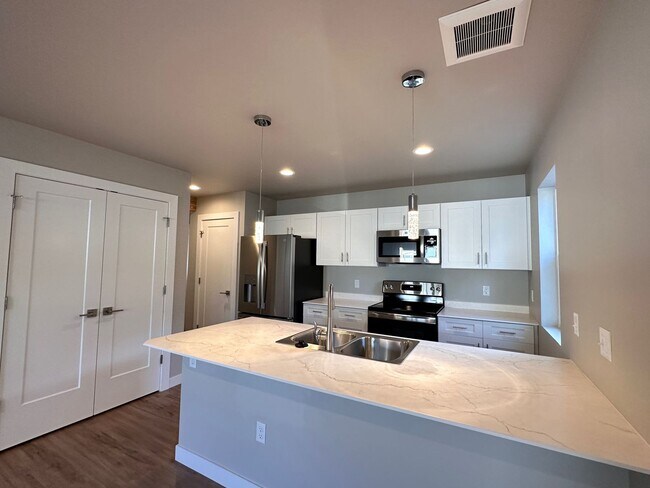 Building Photo - Staple Duplex