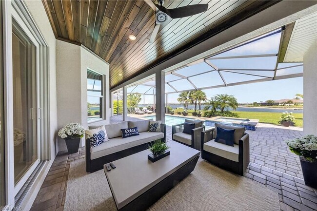 Foto del edificio - 14930 Blue Bay Cir