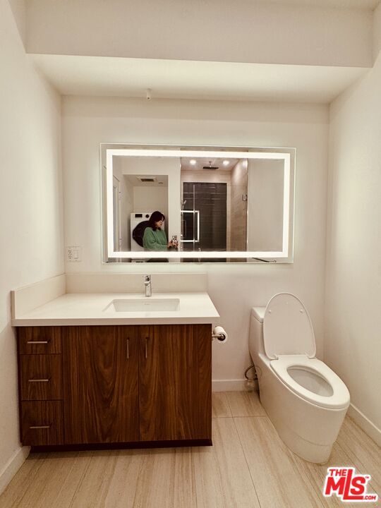 Foto del edificio - 252 N Hoover St