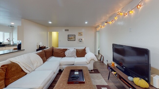 Foto del edificio - Steps to SDSU!