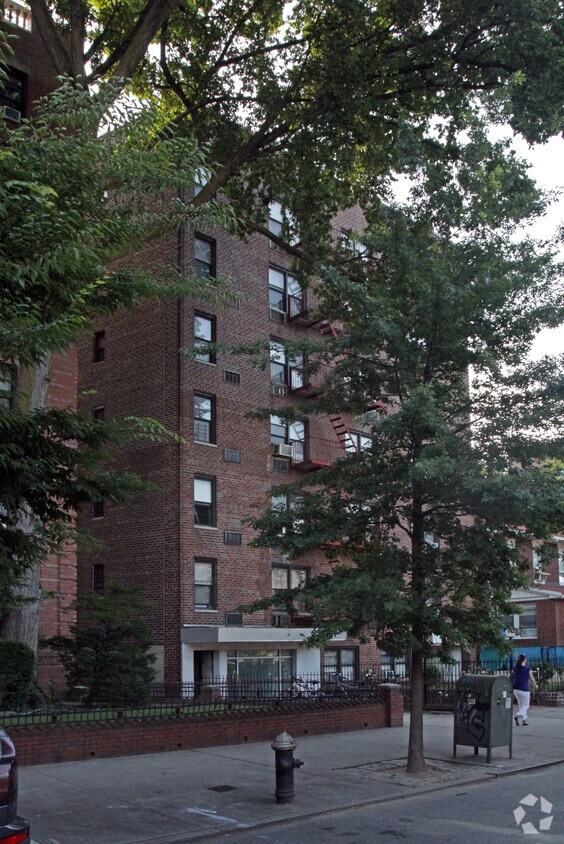 91 Ocean Parkway - 91 Ocean Pky