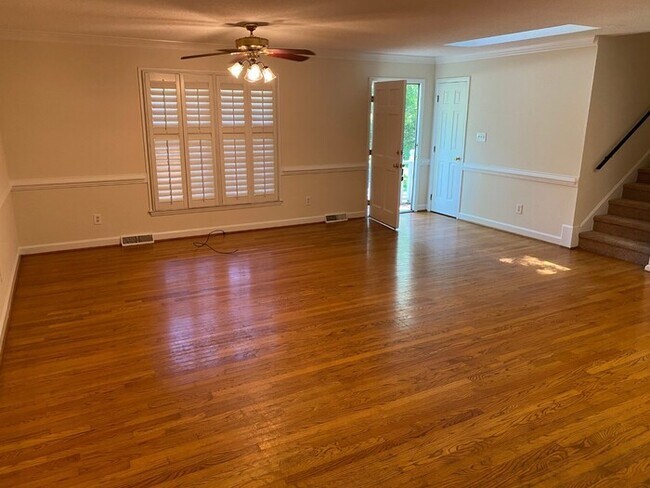 Building Photo - 1304 Lennox Pl