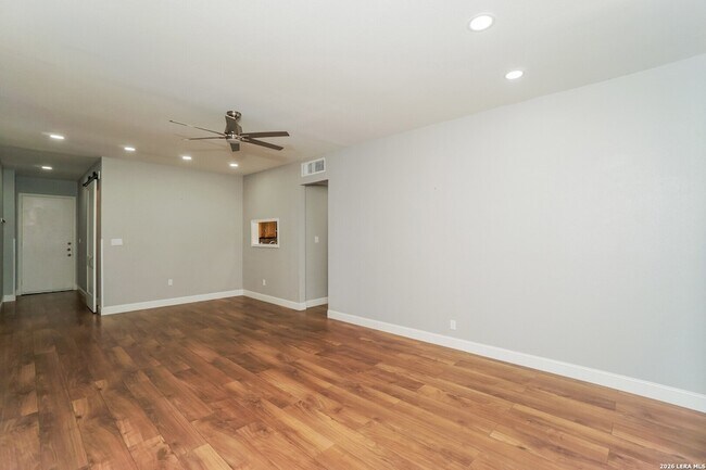 Foto del edificio - 7711 Broadway St