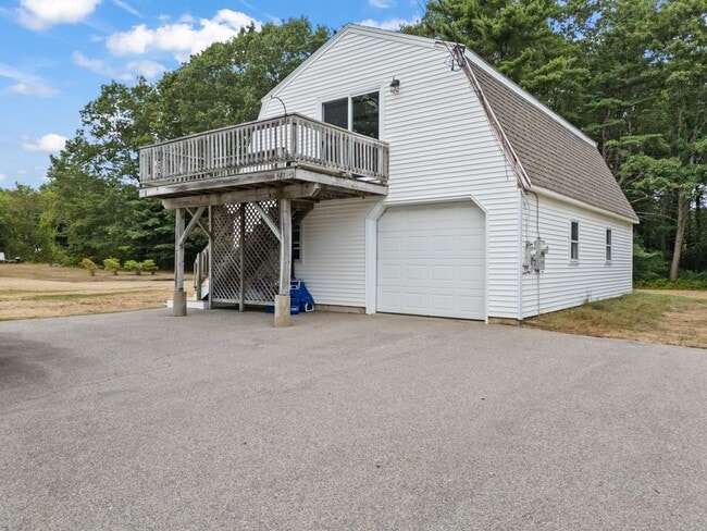 Building Photo - 381 Littlefield Rd