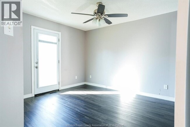 Building Photo - 1575 Heatherglen Dr