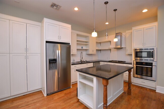 Foto del edificio - 1538 W 23rd St