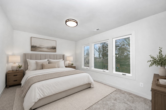 Comfort and privacy. Generous layouts mean everyone gets their own spacious retreat. - 2512 Freeman Rd SW