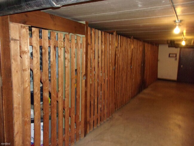 Building Photo - 2 br, 1 bath Condo - 18539 Christina Dr  1...