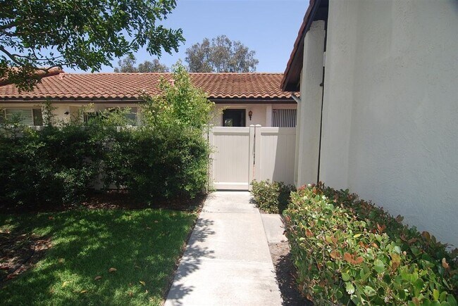 Building Photo - 366 Orwell Ln