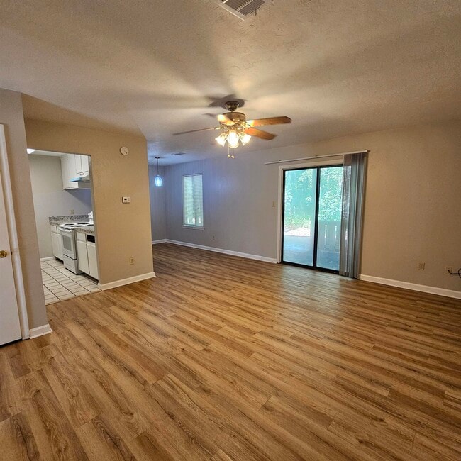 Building Photo - 3687 Donovan Dr