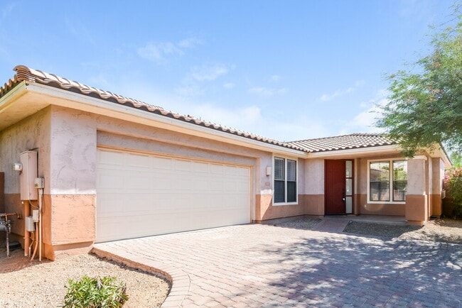 Building Photo - 13673 W Cypress St