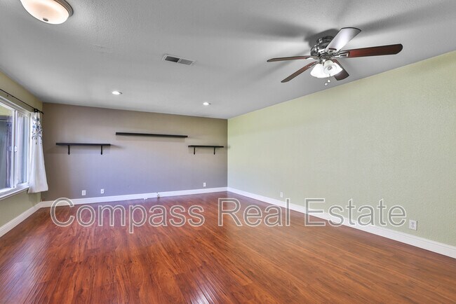 Foto del edificio - 31101 Fredi St