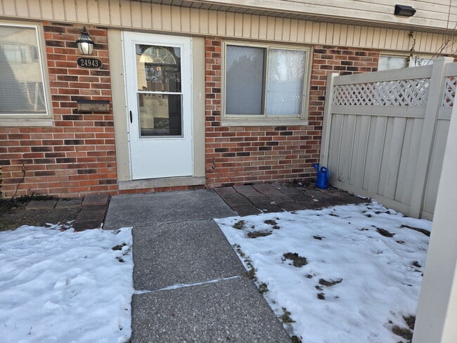 Entrance - 24943 Mayfair St