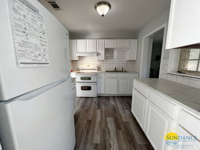 Building Photo - Beautiful 3 Bedroom Home in Crestview!