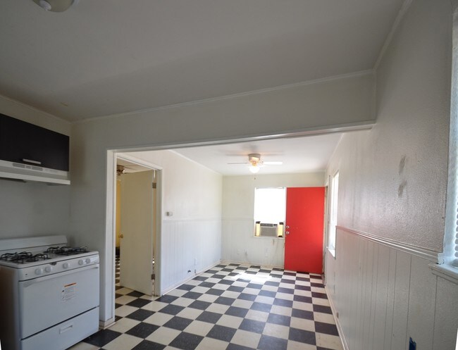 Interior Photo - 1159 Eastfield Ave