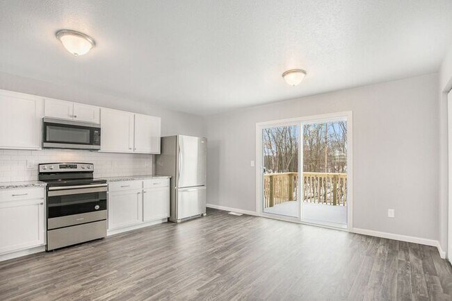 Foto del edificio - 3132 Blue Grass Ln