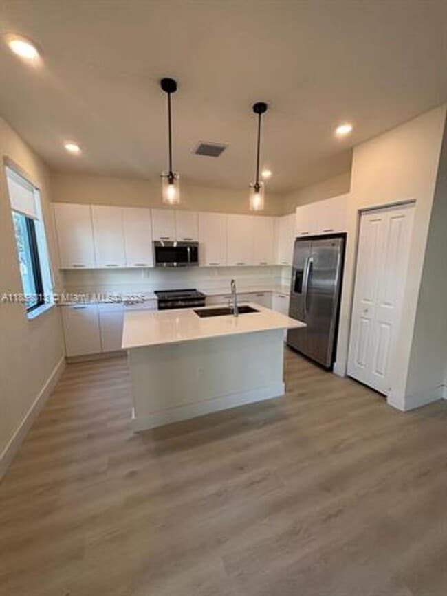 Foto del edificio - 4281 NW 83rd Ave